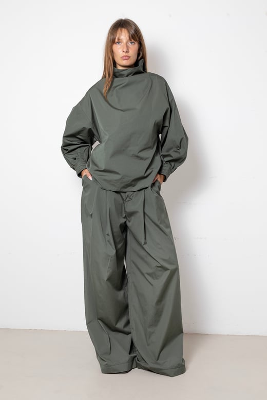 Archetype Indulging Top (with collar) in Green Cotton Poplin €385-highres-1