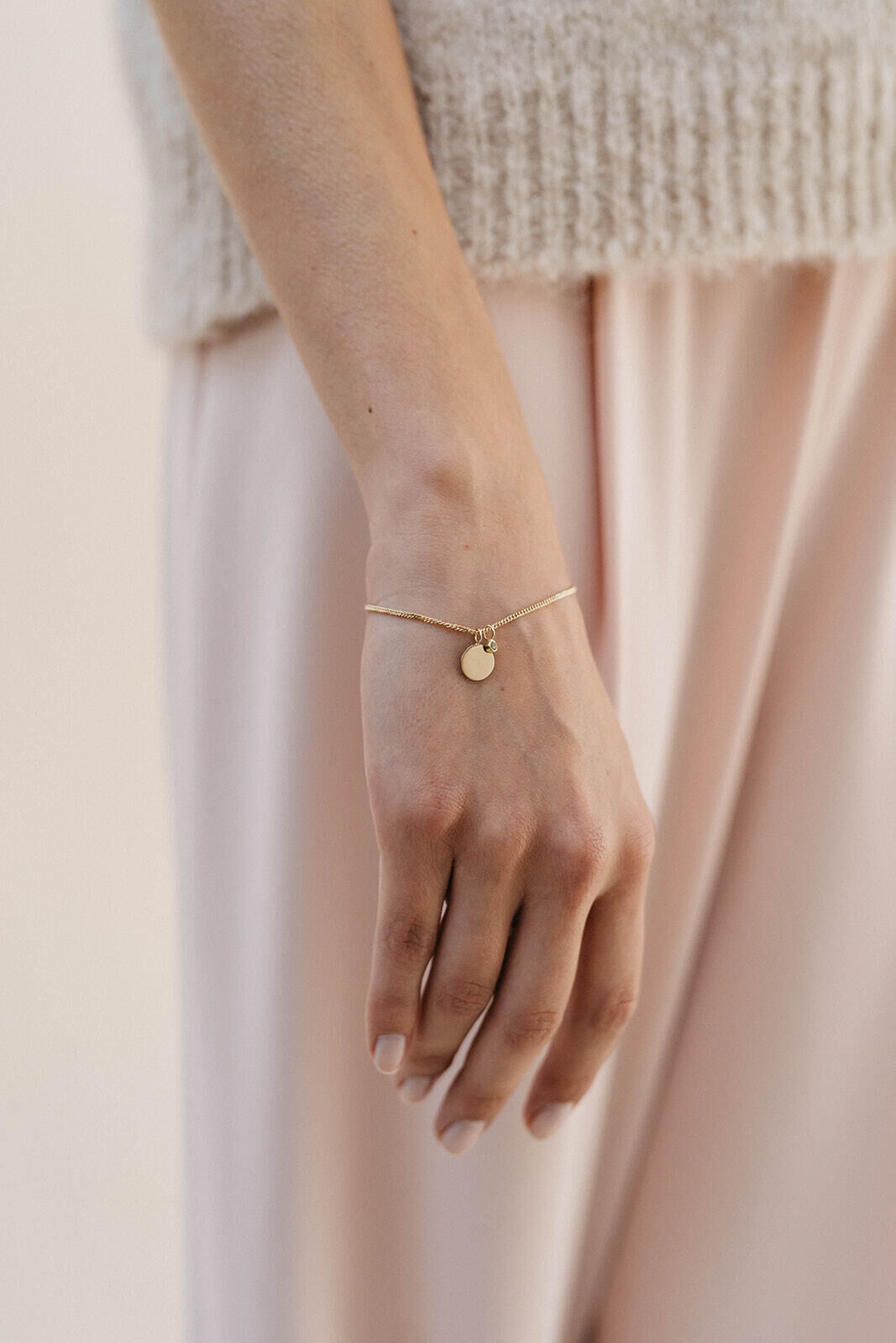 Elisa Lee - Geboortestenen - Birthstone Nest Armband - Peridot - 18k goud vanaf 750 euro