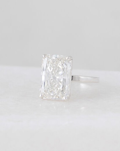 ElisaLee-Ring-RadiantCutLuxMagnus-18k Gold with lab grown diamond-€3725-1