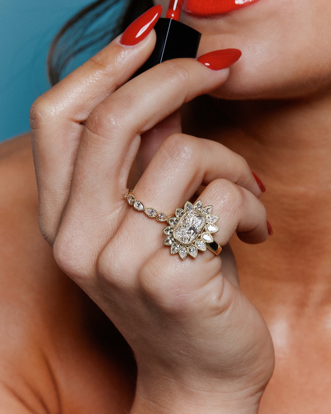 Jolien Mees Sunflower ring met cushion diamand