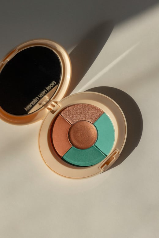 Karolin Van Loon - Laguna - Packshots - 57 euro