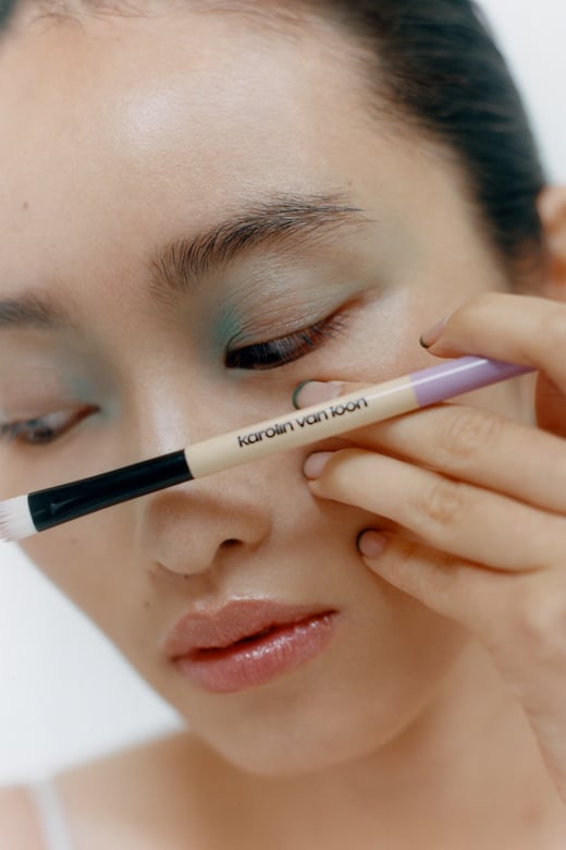 Karolin Van Loon - Secret Shadow Brush - 22 euro
