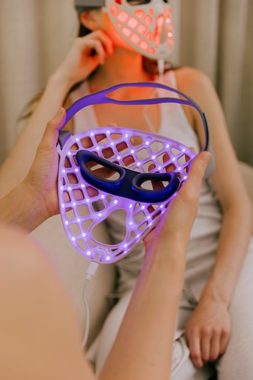 Likami - LUME+ LED Therapy Mask - lowres - 297 euro-15