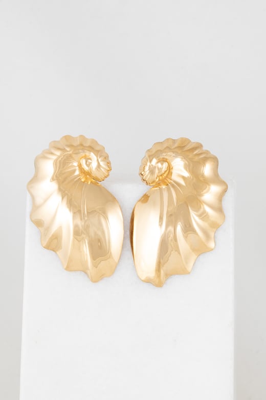 elisalee x tom eerebout_the shell medium oorbel_zilver vanaf 600 euro - 18k goud vanaf 13000 euro